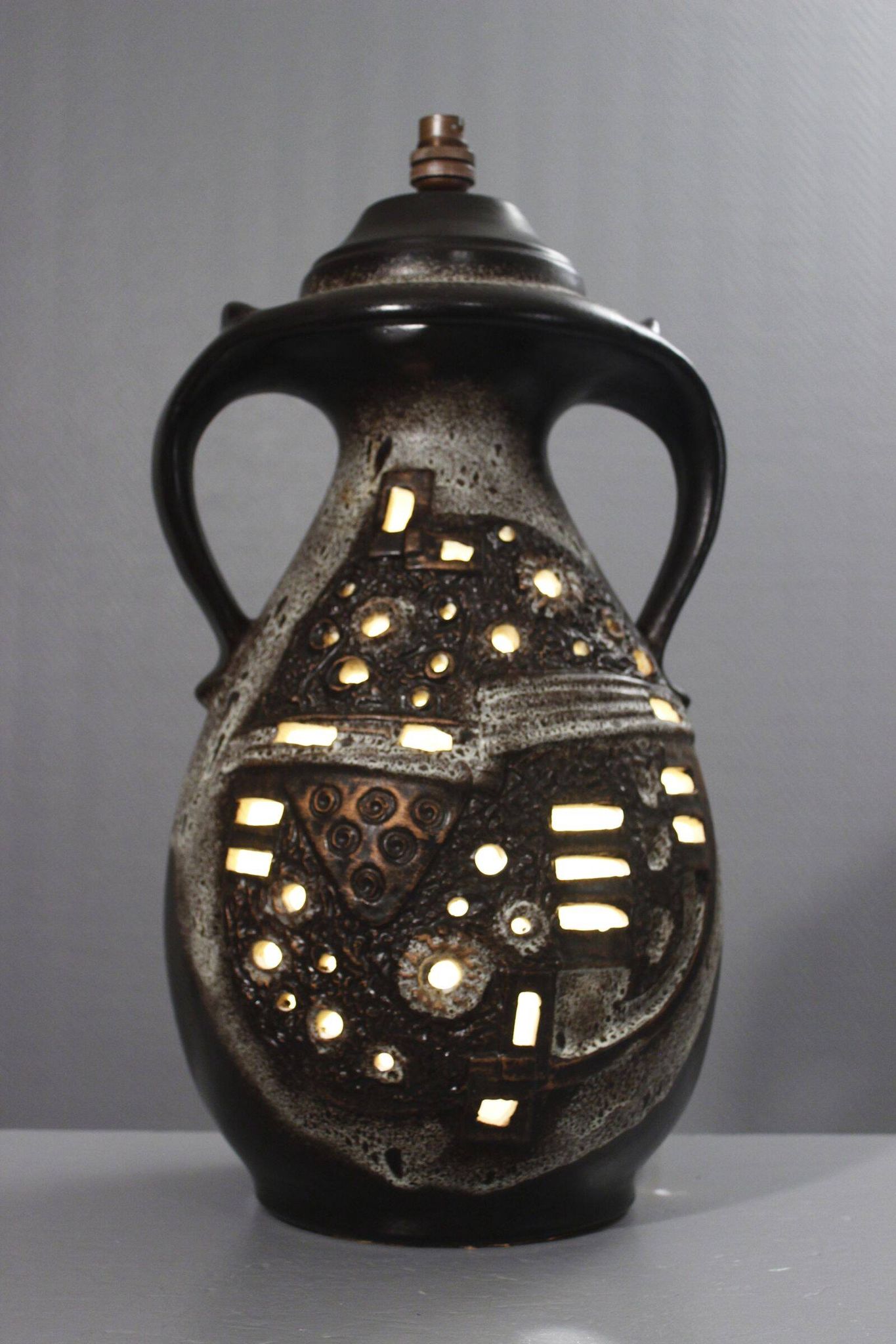 Grand pied de lampe double éclairage ajouré design Brutaliste 1960s