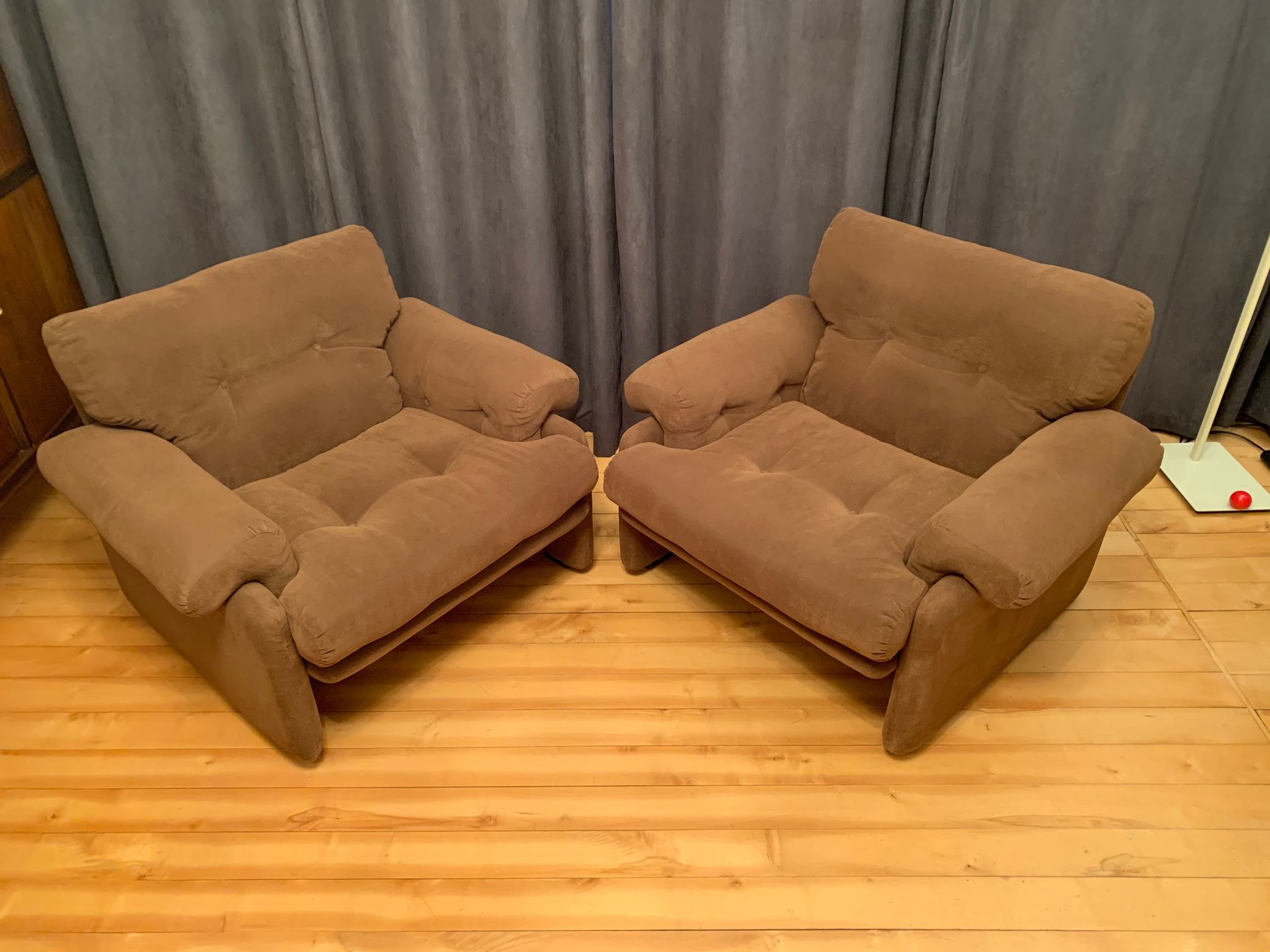 Pair of Coronado armchairs, designed by Tobia Scarpa, C&B Italia, 1960s