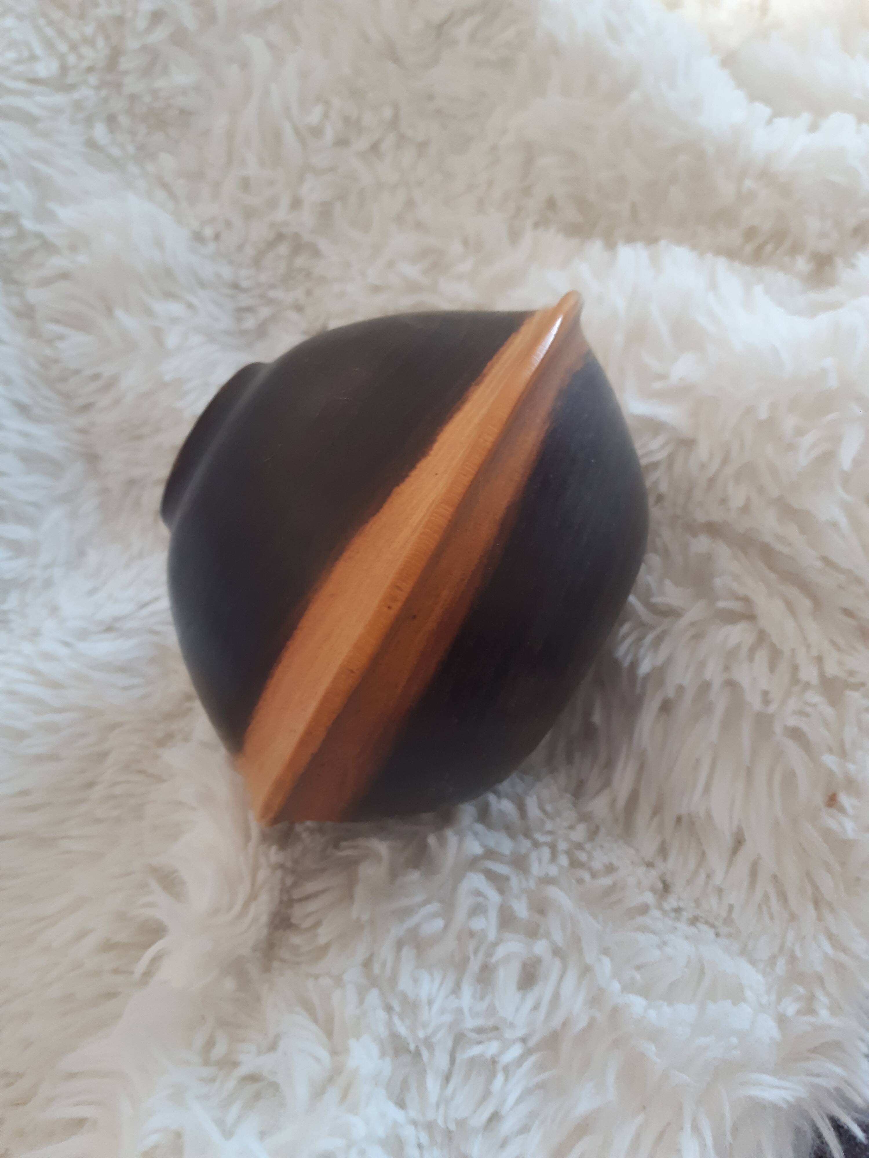 Pot ou vase ts-clés pour l'annonce : "Bois tourné contemporain", "Sculpture