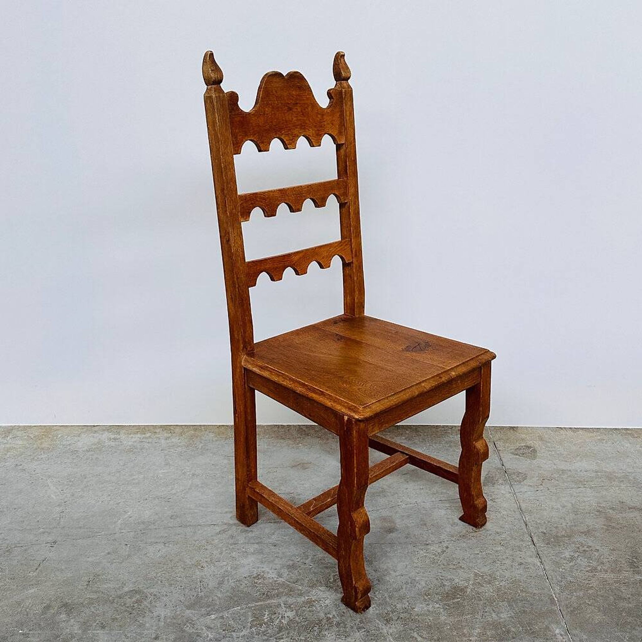 Set of 6 vintage solid oak high-back dining chairs – rustic European / Spanish revival