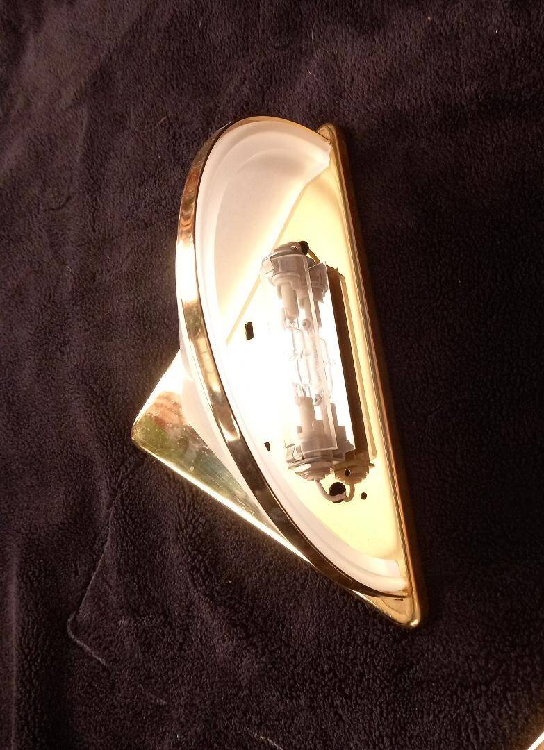 Paire d'appliques art deco dorées