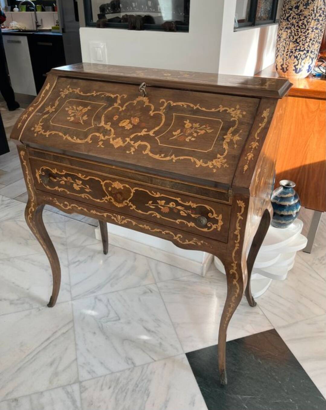 Bureau bonheur du jour