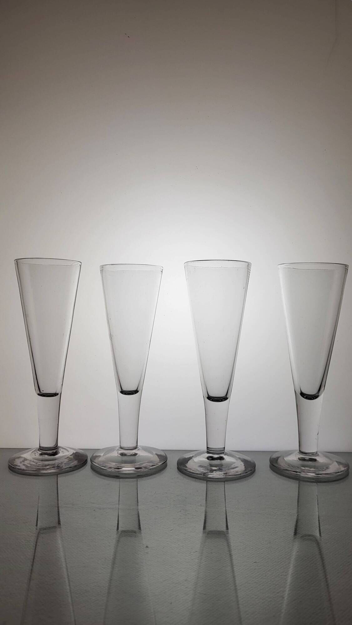 8 flûtes à champagne en cristal - XIXème