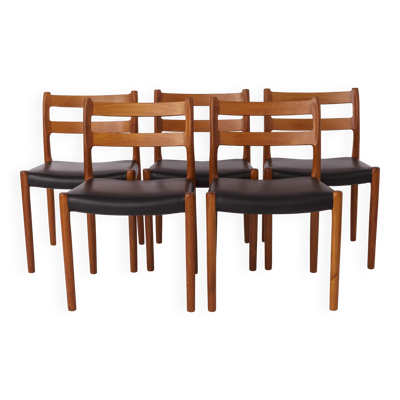 Ensemble de 5 chaises Niels Otto Møller modèle 84 – Chaise de salle à manger danoise en teck et cuir