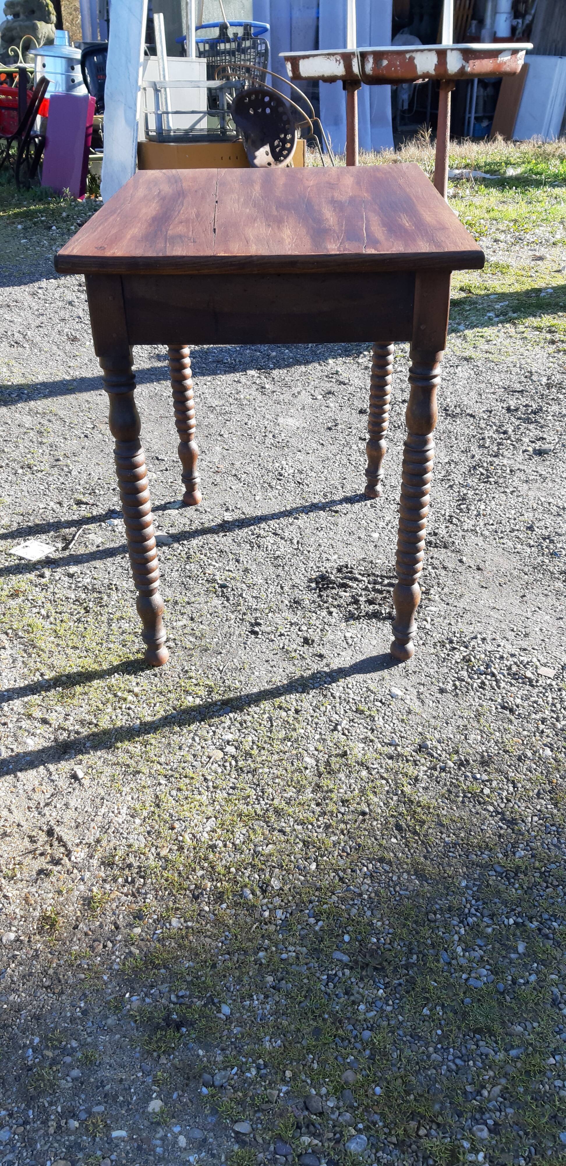 Walnut table 19th 1 drawer
