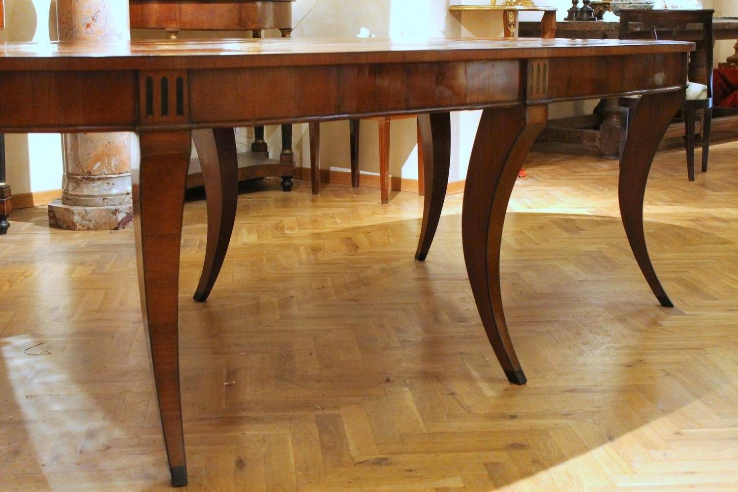 Italian Empire Style Oval Cherrywood and Ebony Dining Room Table, 19th Century