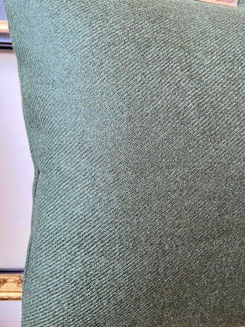 Coussin en laine vert sapin 40 cm