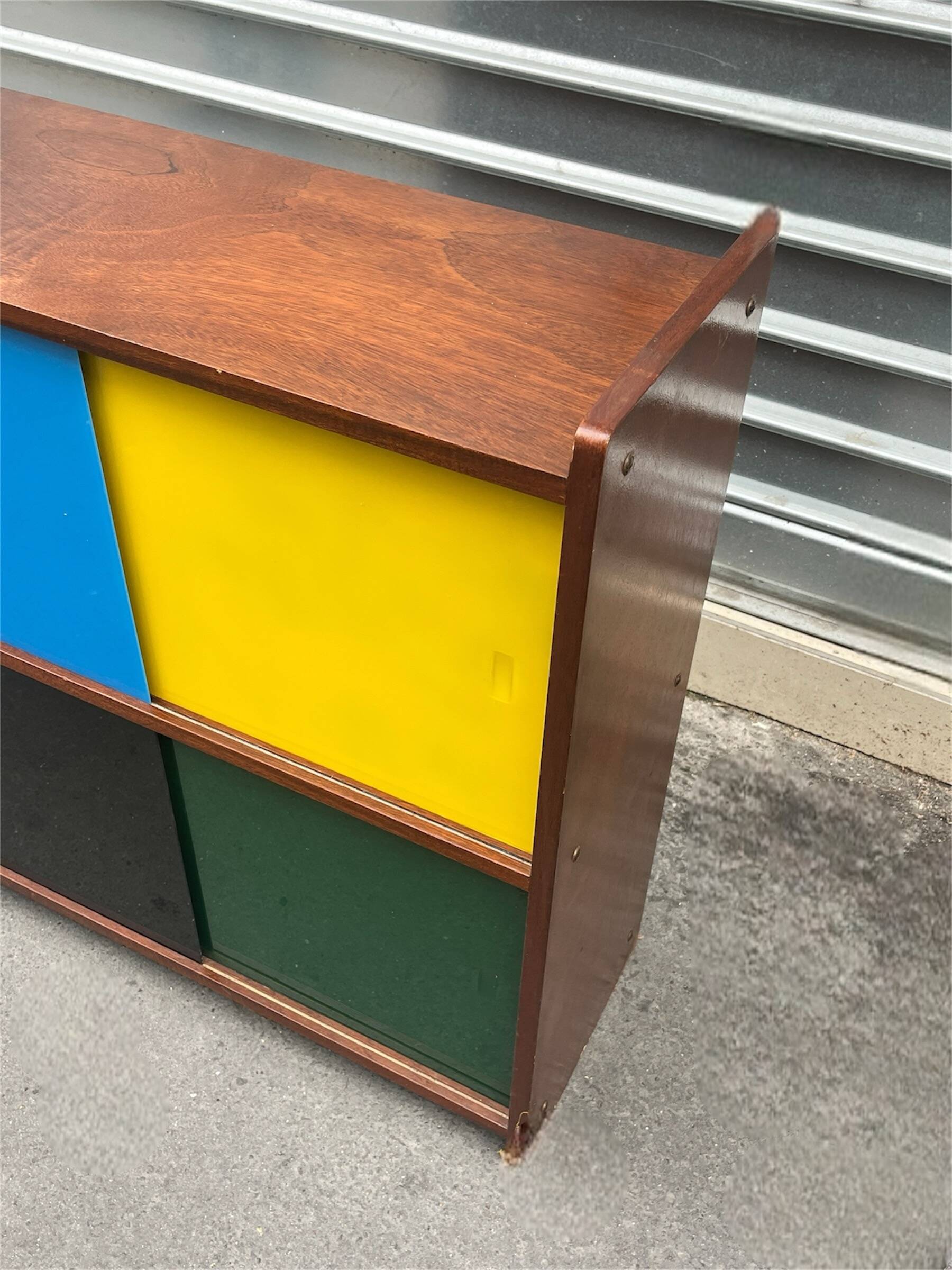 Closed bookcase in Bauhaus colors by D.Rozaffy Edition Meuble Oscar, design 1960