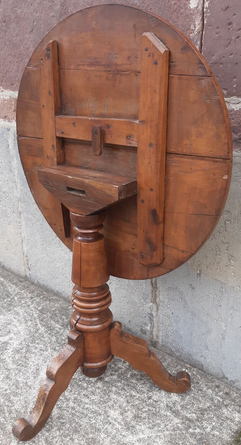 Guéridon "Fleur de Lys"