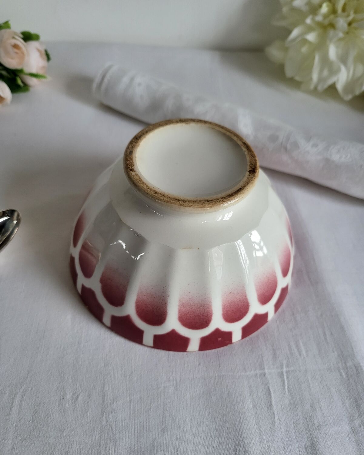 Old bowl in earthenware DIGOIN SARREGUEMINES with faceted burgundy.