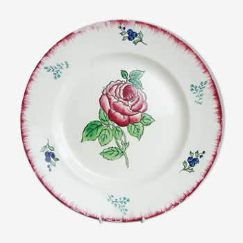 Assiette ronde ancienne Longwy Georges avec rose décoré à la main dans le style campagne