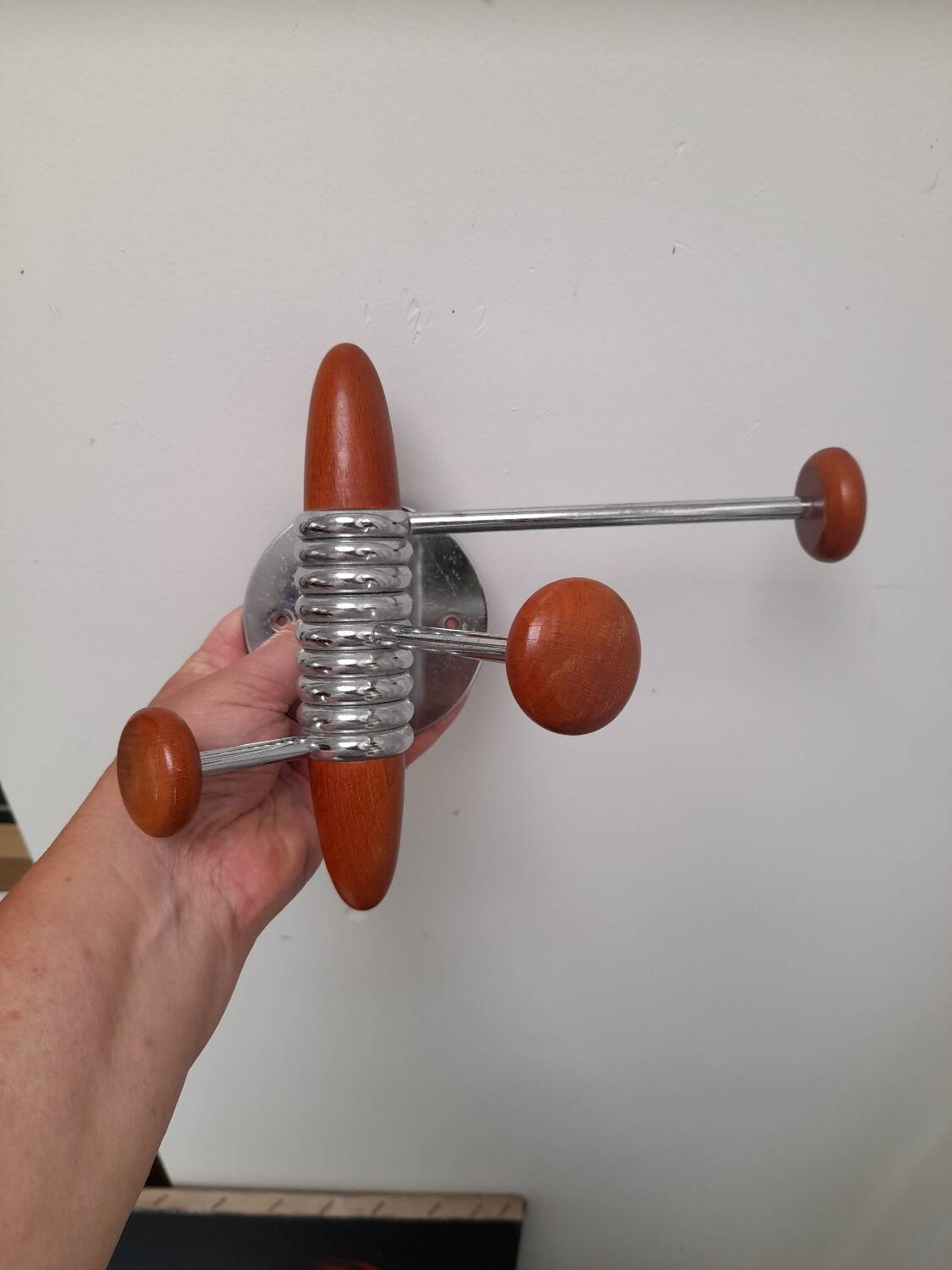 90s wall-mounted coat rack