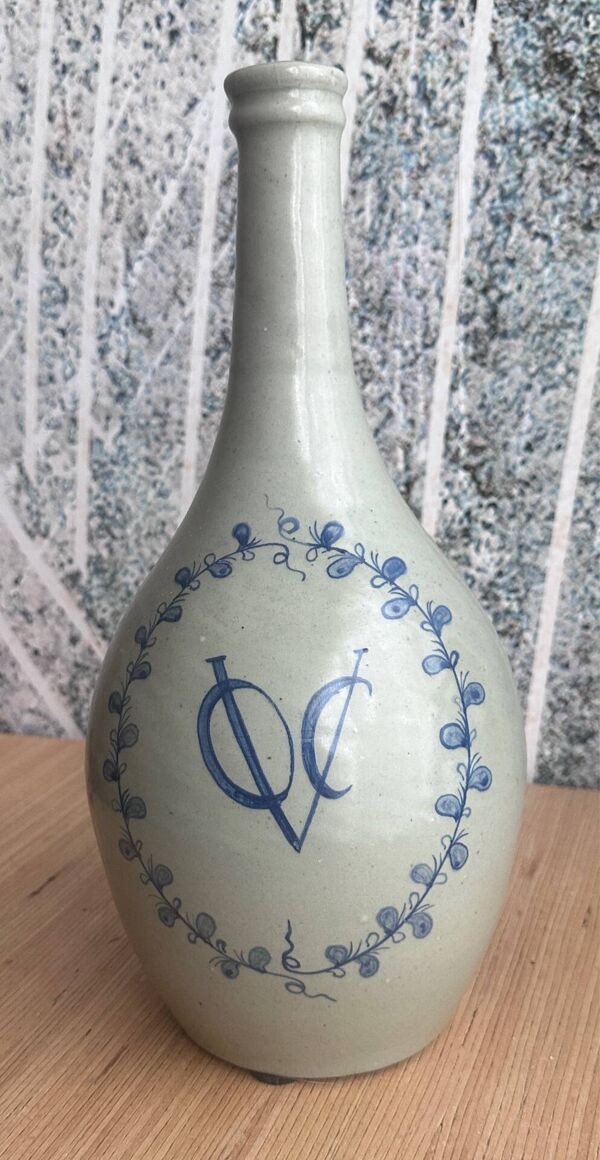 Bouteille voc produite pour la compagnie néerlandaise