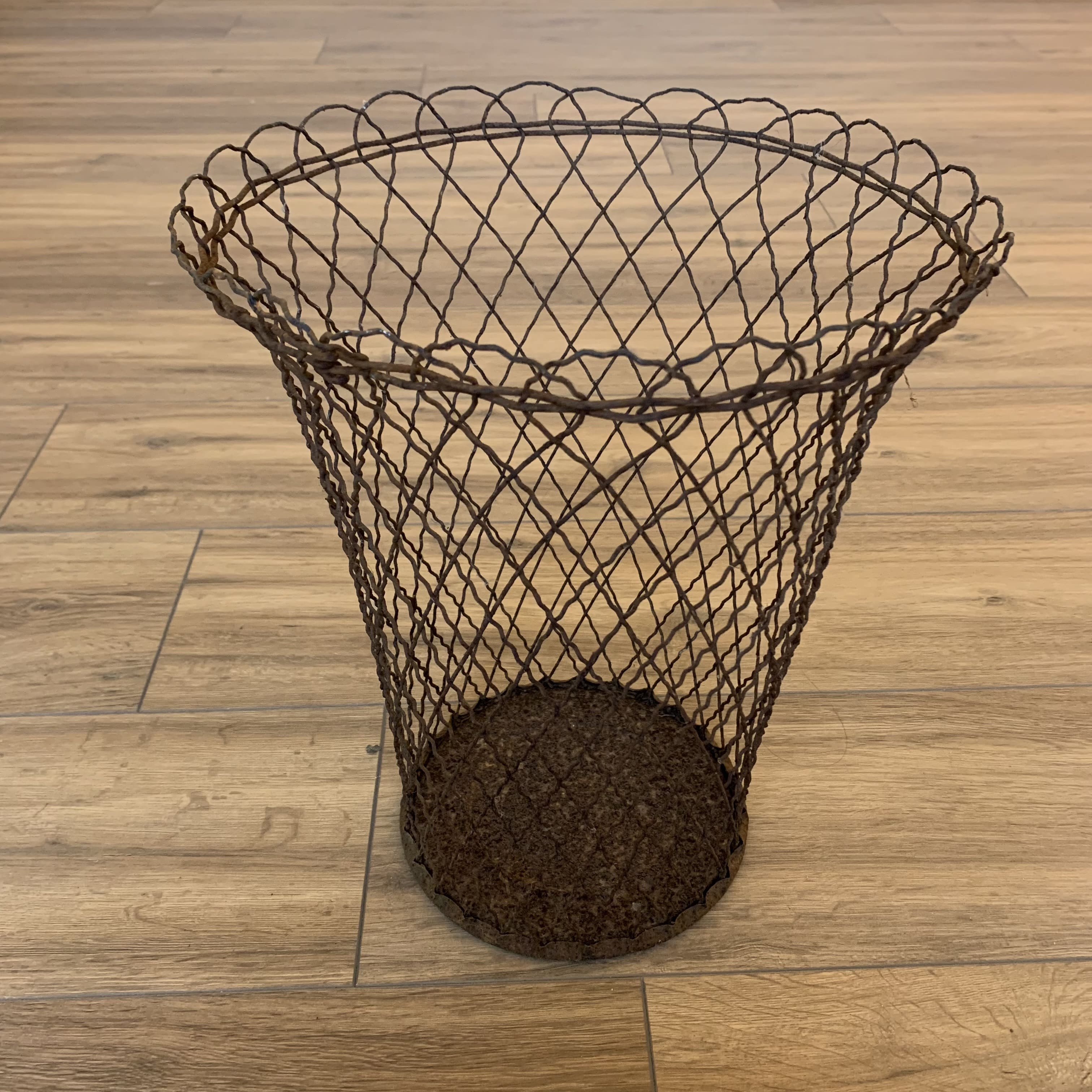 Old vintage paper basket "Grillondu"