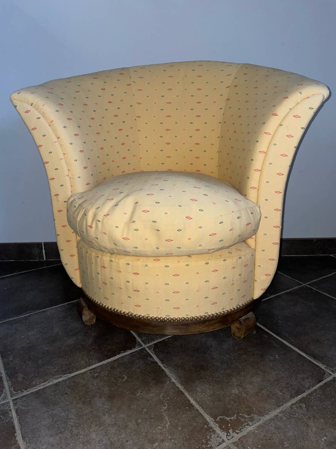 Armchair, toad, upholsterer, yellow patterned furniture and wood