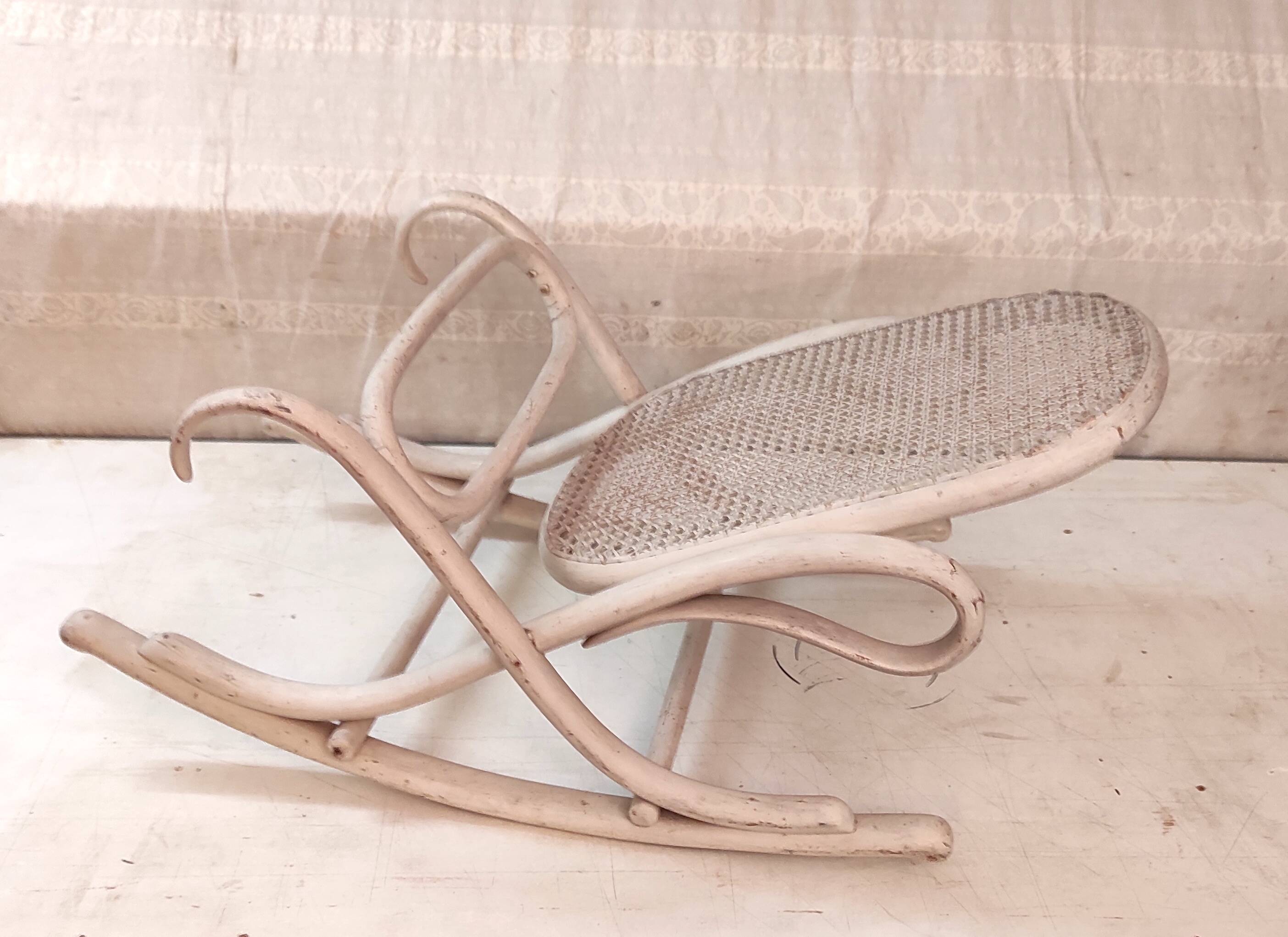 Footstool known as a "flâneuse" in bentwood by Thonet - 1910s/20s