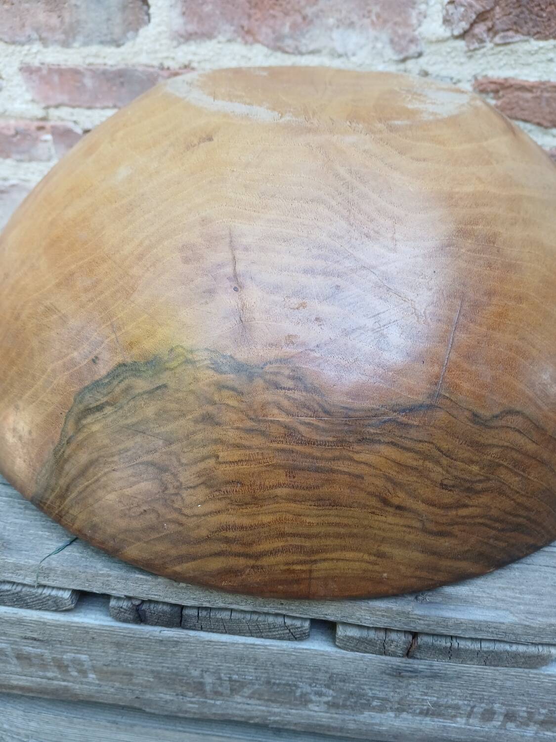Olive wood salad bowl/fruit bowl