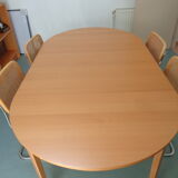 Scandinavian round/oval table in beech with 2 extensions
