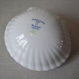 Old porcelain soap holder of Paris floral decoration anemone retro bathroom