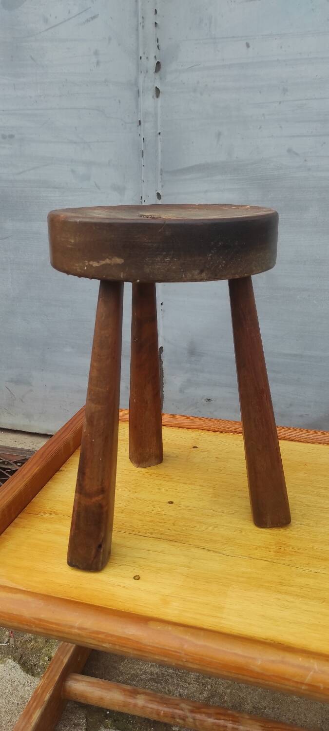 Paire de tabourets de ferme traite rustiques campagnards