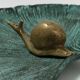 Vide poche escargot feuille ginkgo laiton patine vert de gris