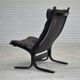 Années 1970, design norvégien, chaise longue "Siesta" d'Ingmar Relling, cuir noir, bois courbé.
