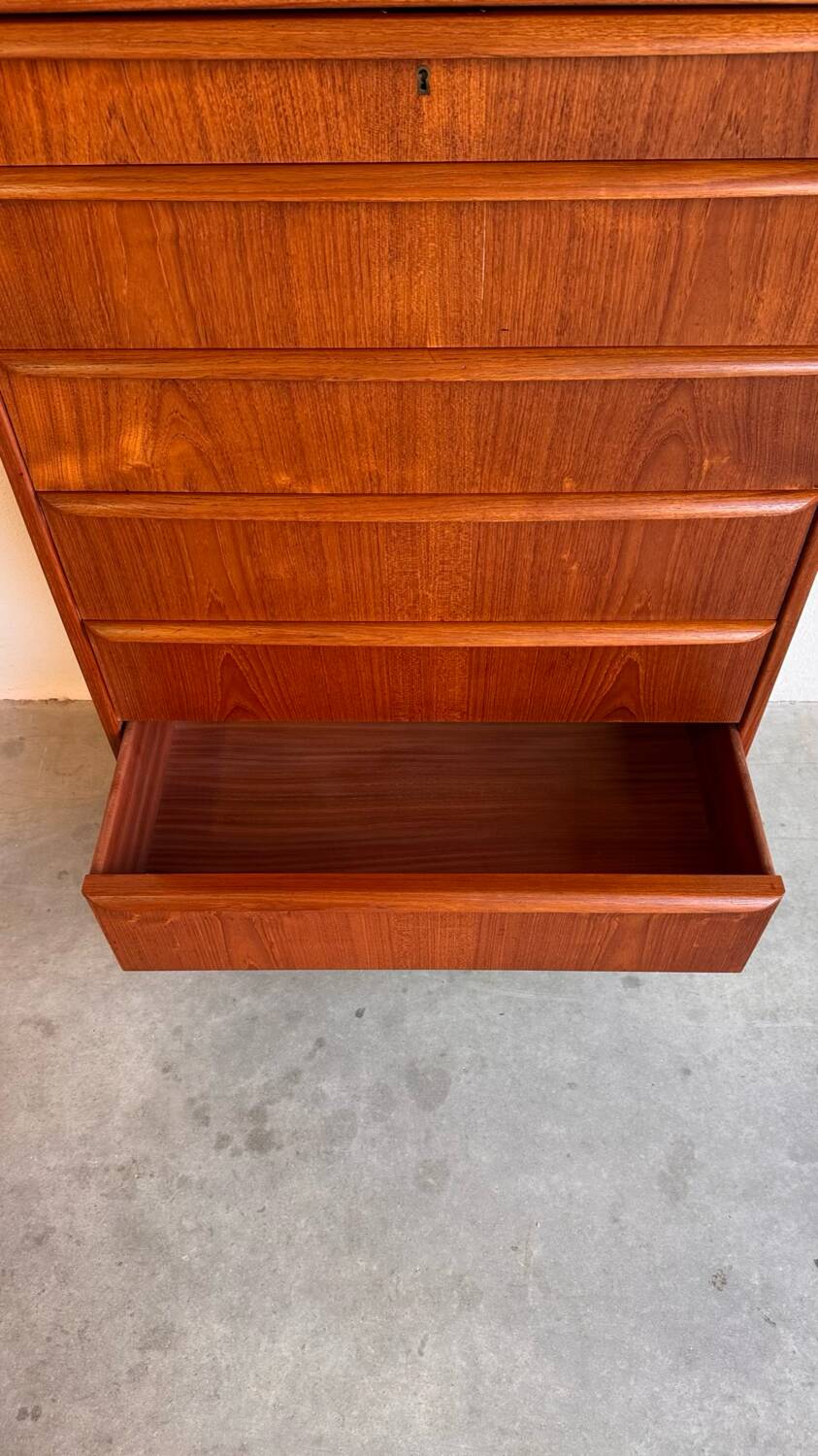 Danish vintage chest of drawers in teak