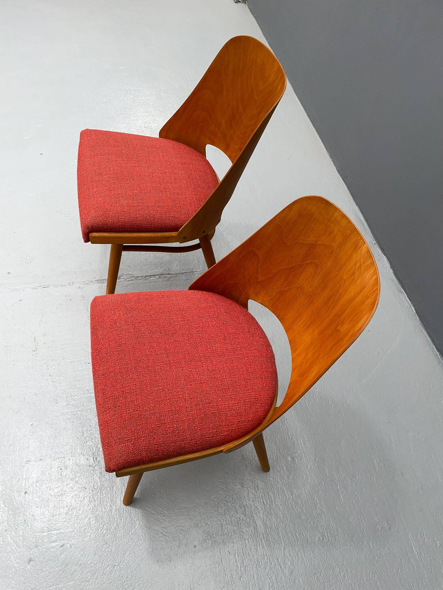 Pair of TON Model 514 Dining Chairs – Radomír Hofman, 1960s