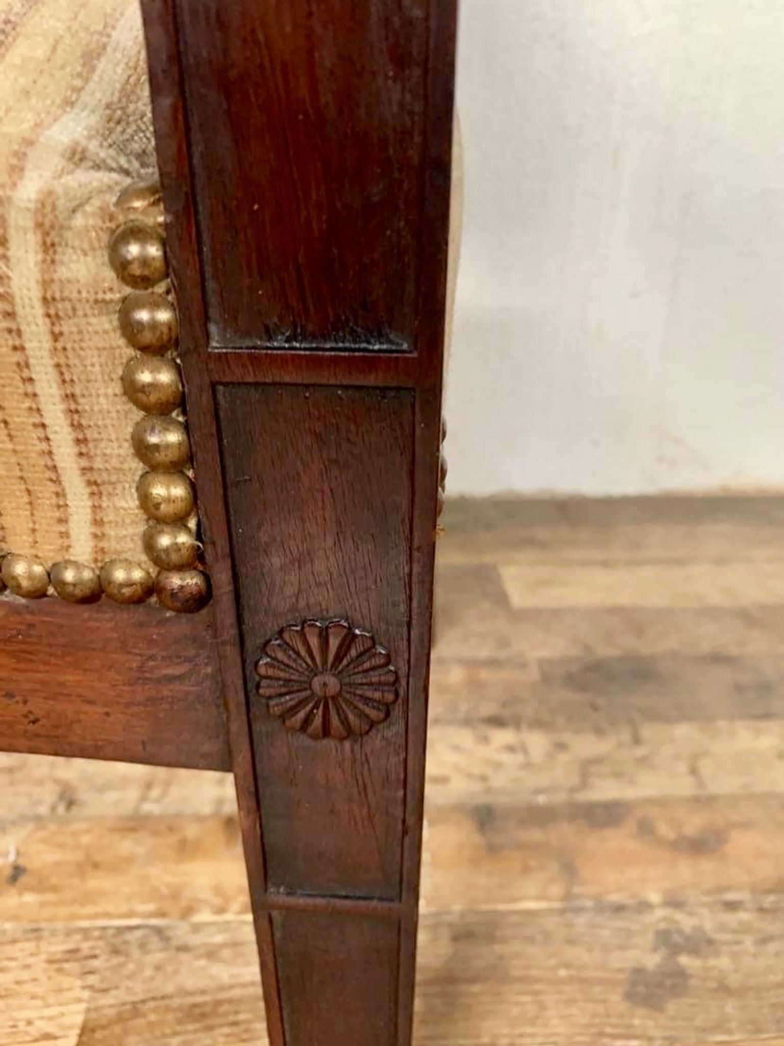 Fauteuil de bureau empire en acajou decor palmettes xviiième