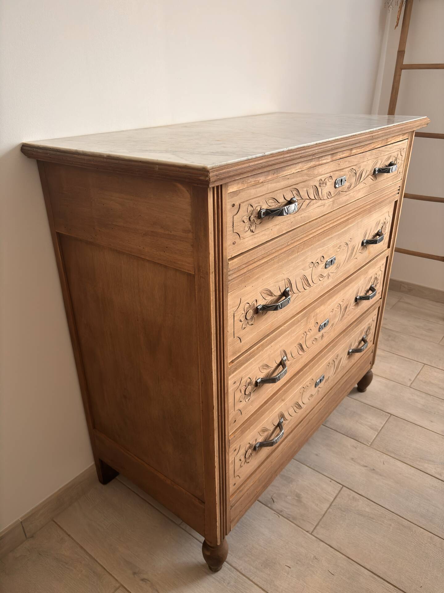 Art Deco chest of drawers