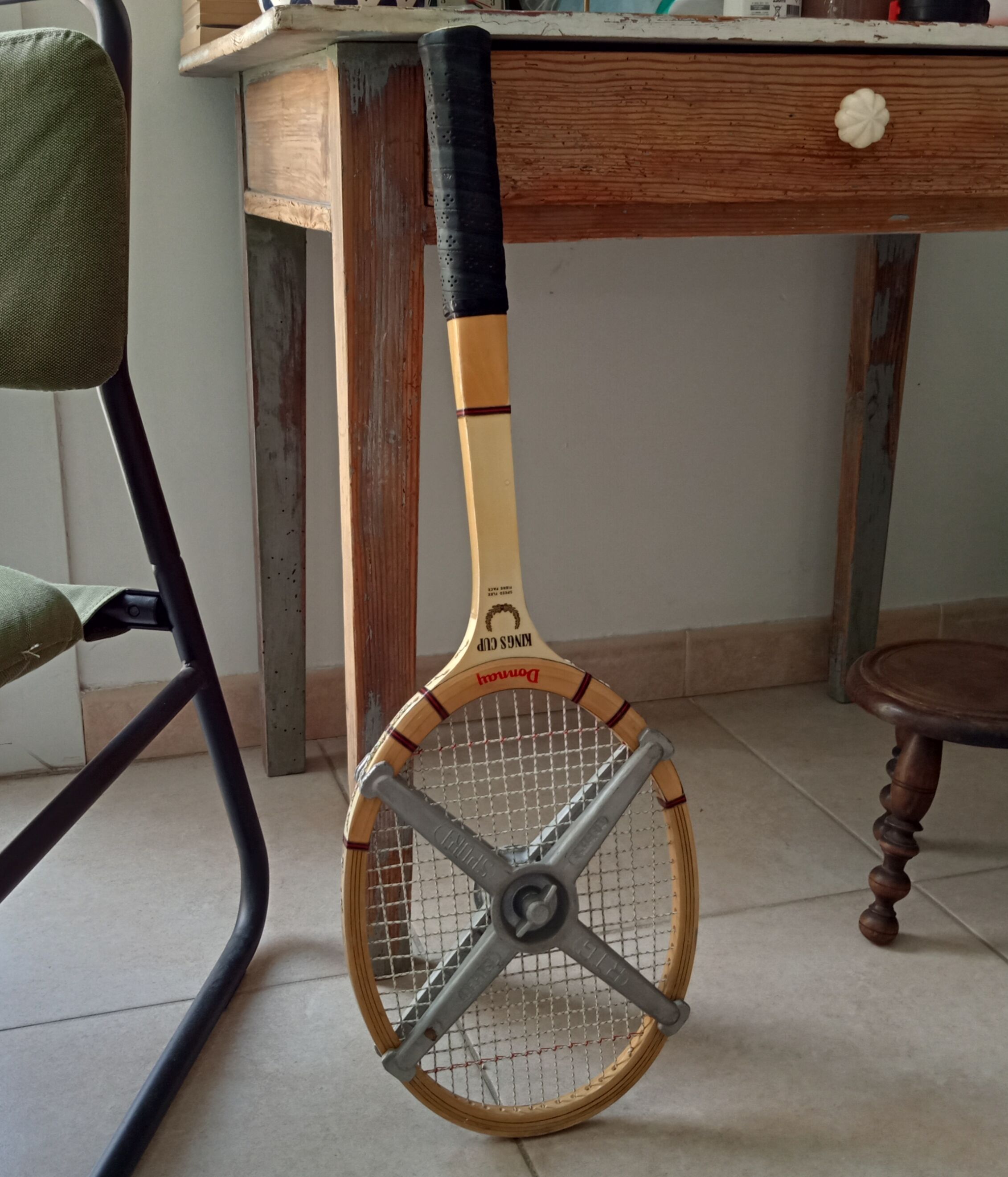 Vintage Donnay King's shot 70s racket