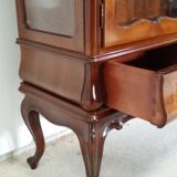 Old showcase
