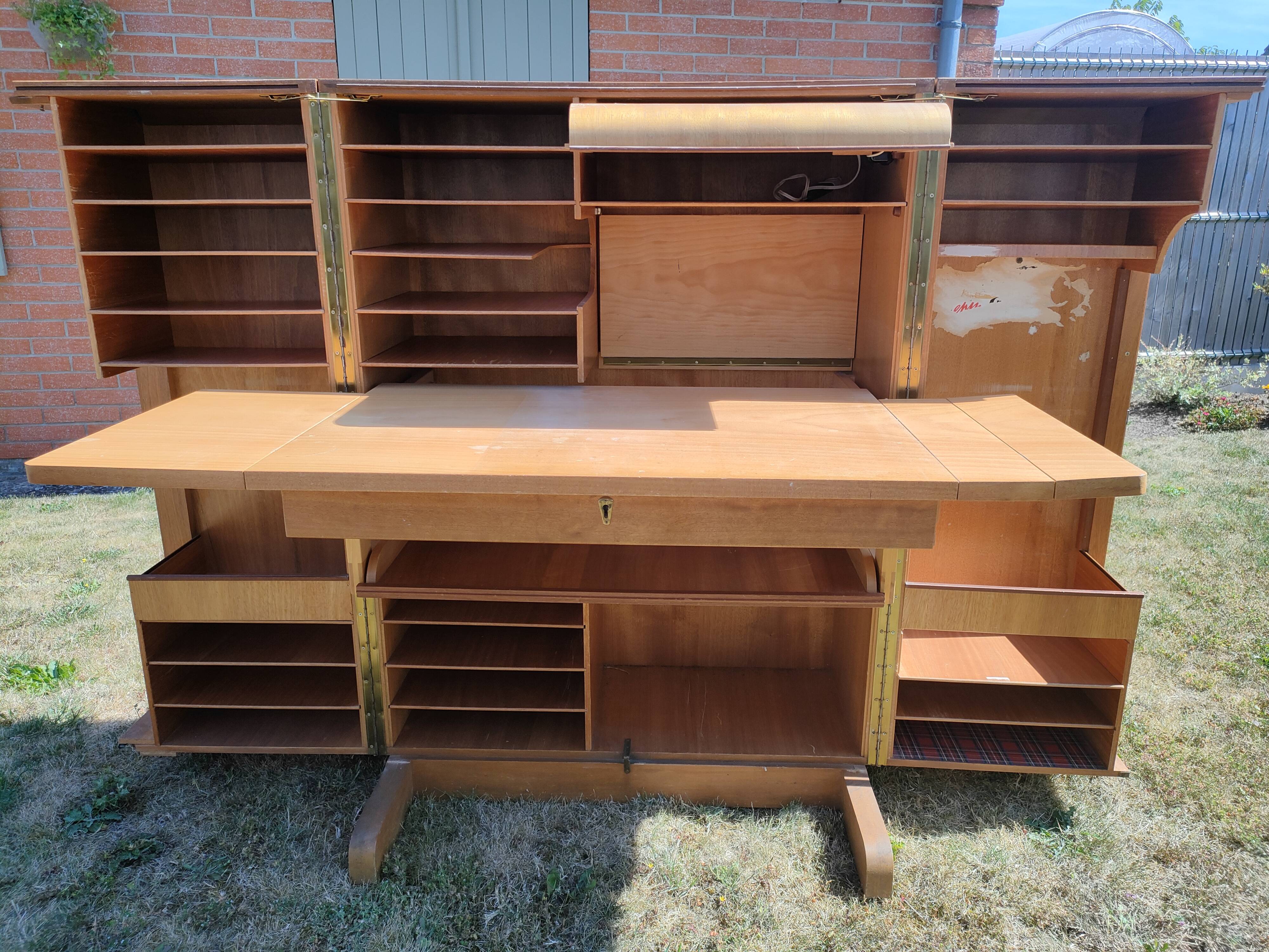 Bureau « magic box »  dans le style de Mummenthaler & Meier