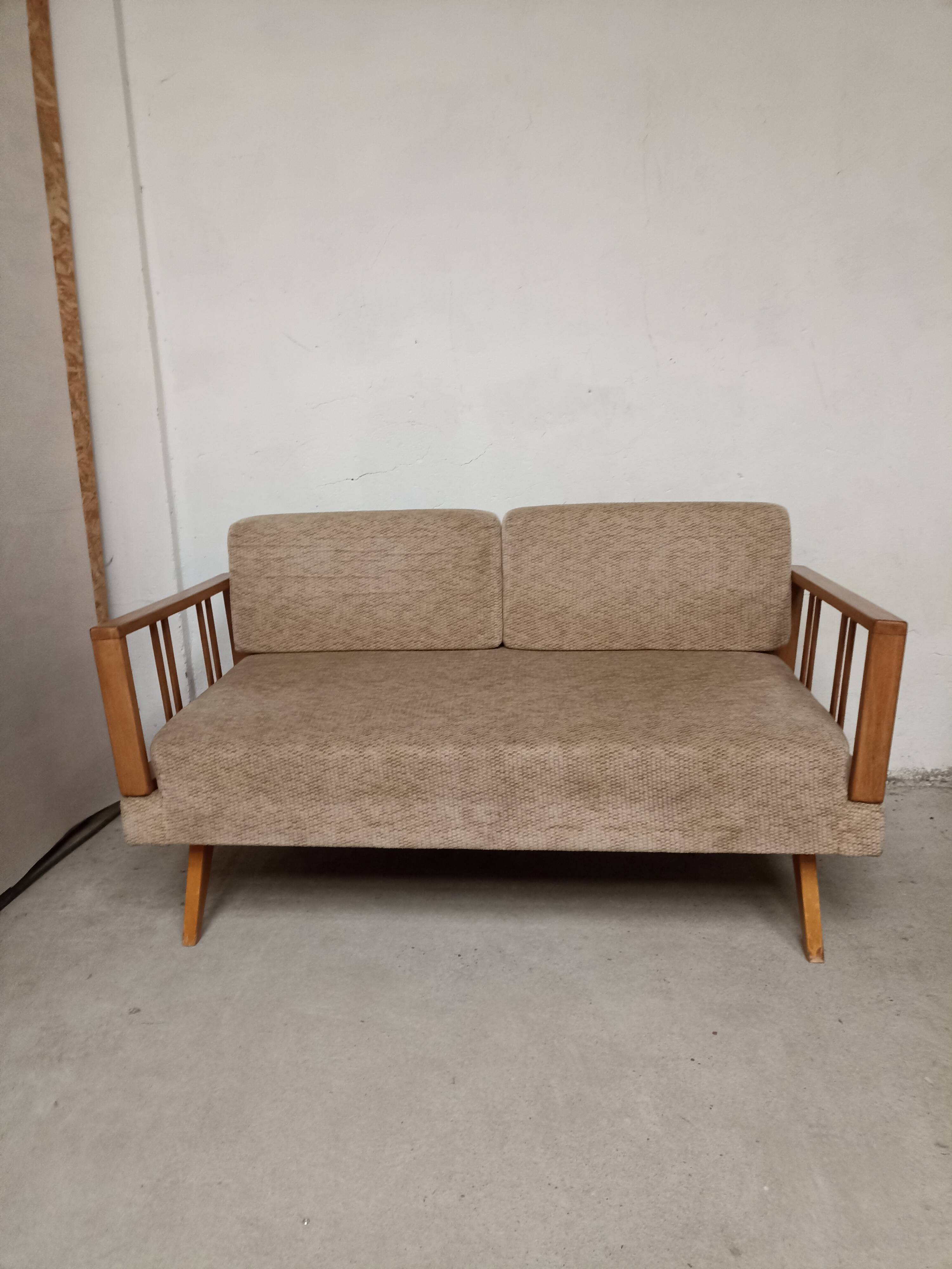 Vintage 2-seater sofa