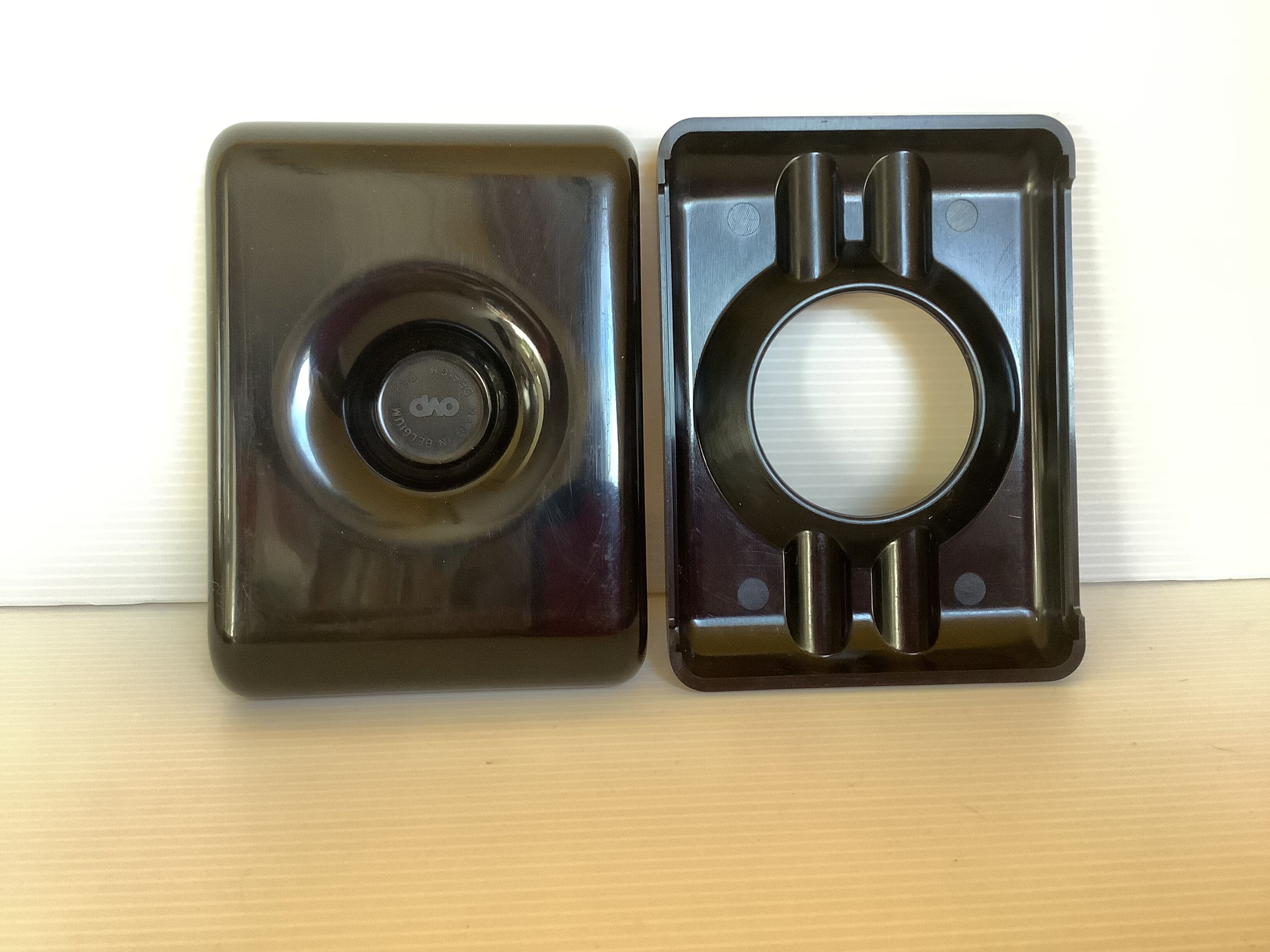 Black ashtray OVP Belgium