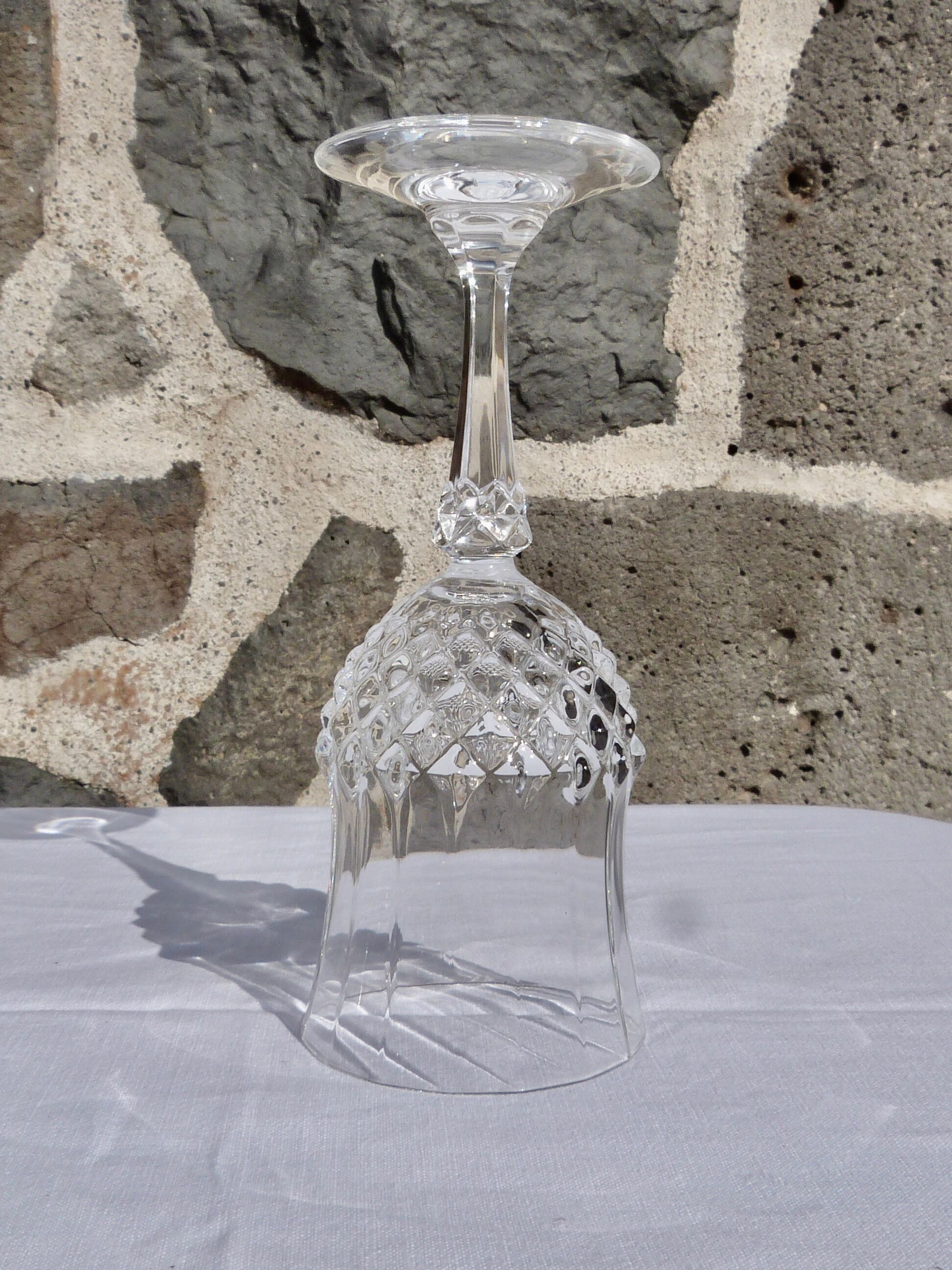 Set de 8 verres en verre sculpté