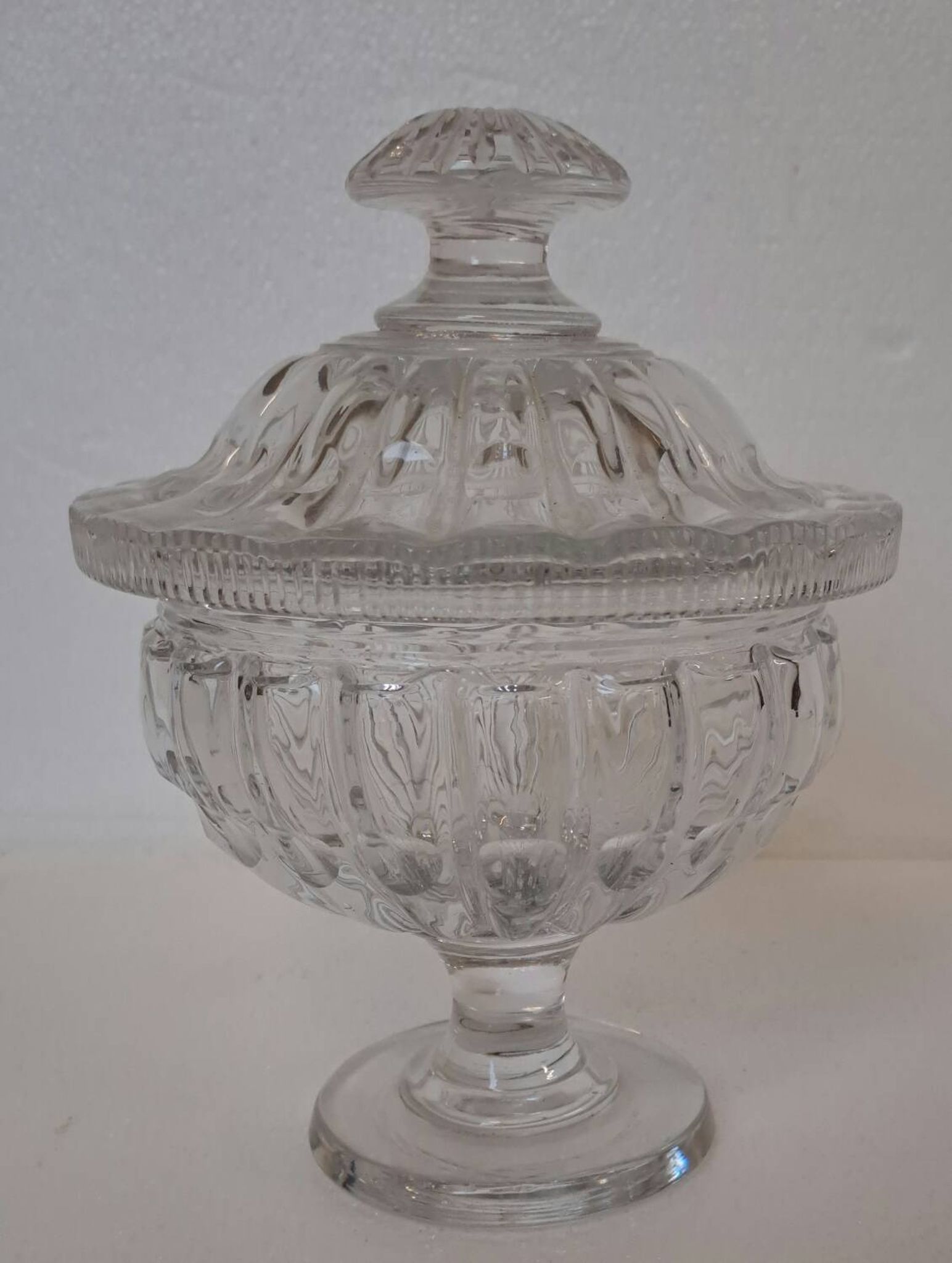 Baccarat Saint Louis 19th century crystal bezel
