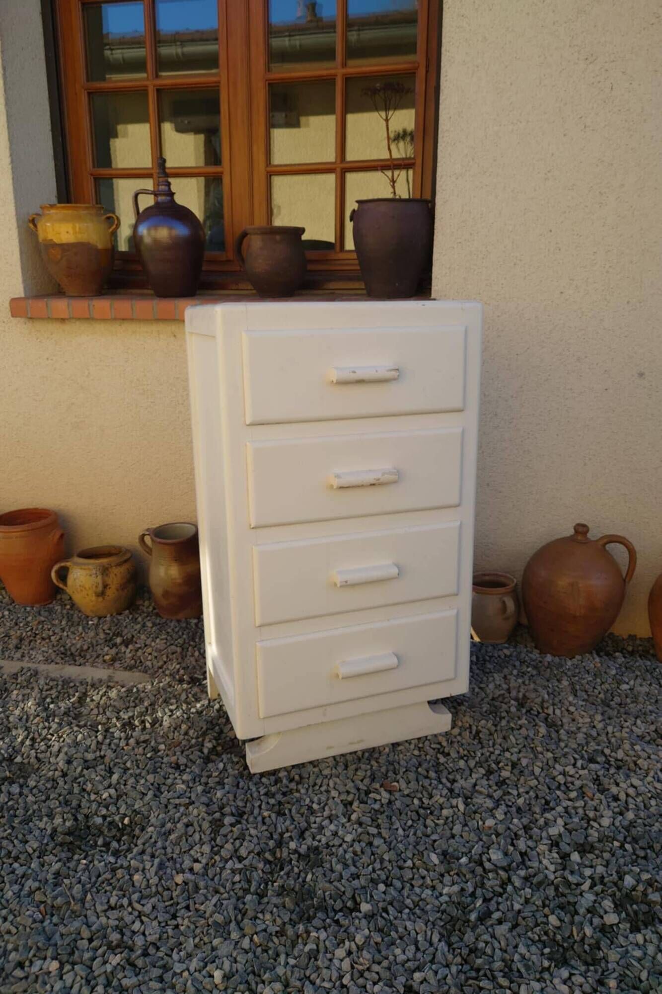 Art Deco chest of drawers in white painted wood with 4 drawers