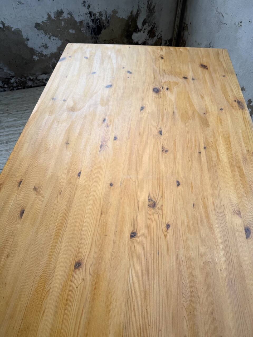 Bureau pin suédois style aperldoon 1970