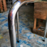 Round stool in formica