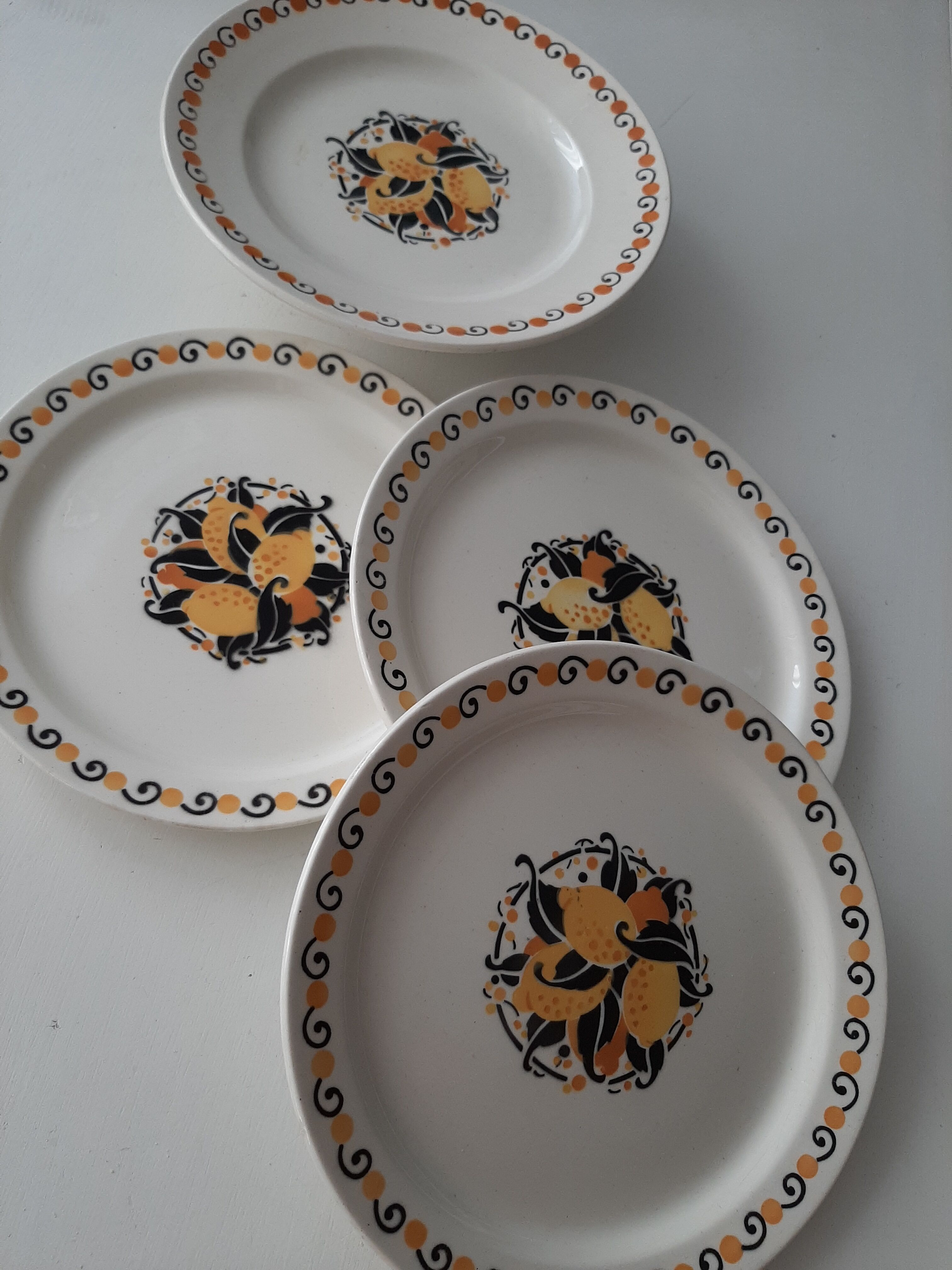 Compote and 3 plates