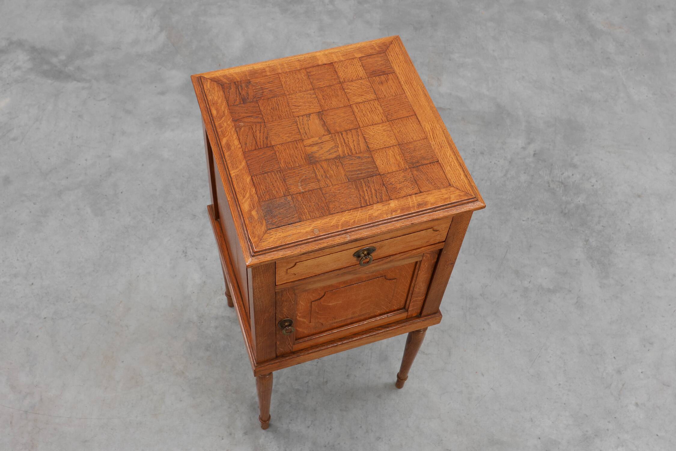 Art Deco nightstand in oak with turned legs, France 1920