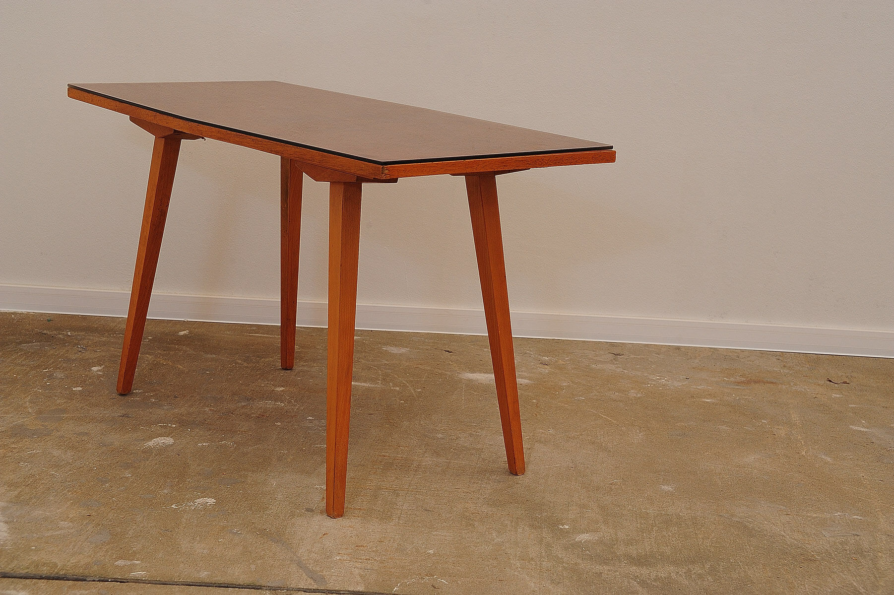 Table basse en bois de hêtre du milieu du siècle par Tatra nabytok, années 1960, Tchécoslovaquie