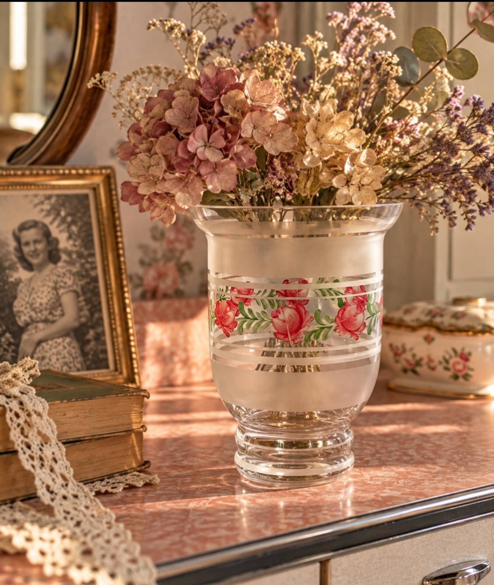 Vintage vase from the 1950s – Frosted glass with hand-painted decorations
