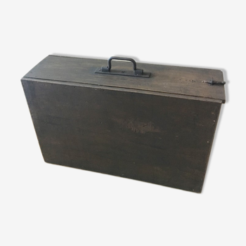Old wooden trunk / suitcase