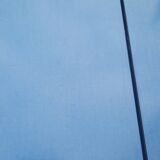 Table en formica bleu