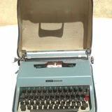 Olivetti Lettera 32 typewriter