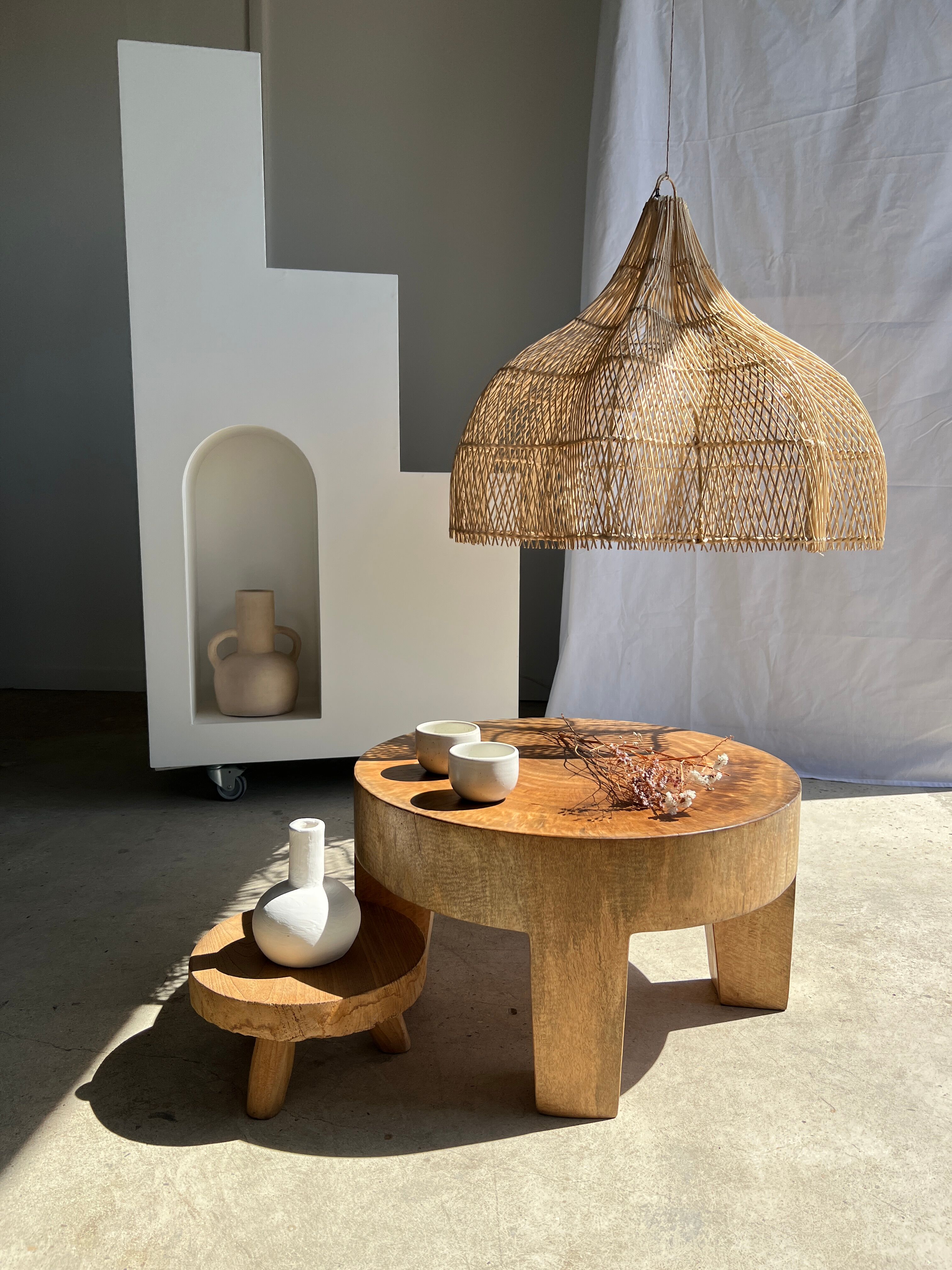 Quadripod coffee table in solid wood monoxyl natural color (dark)