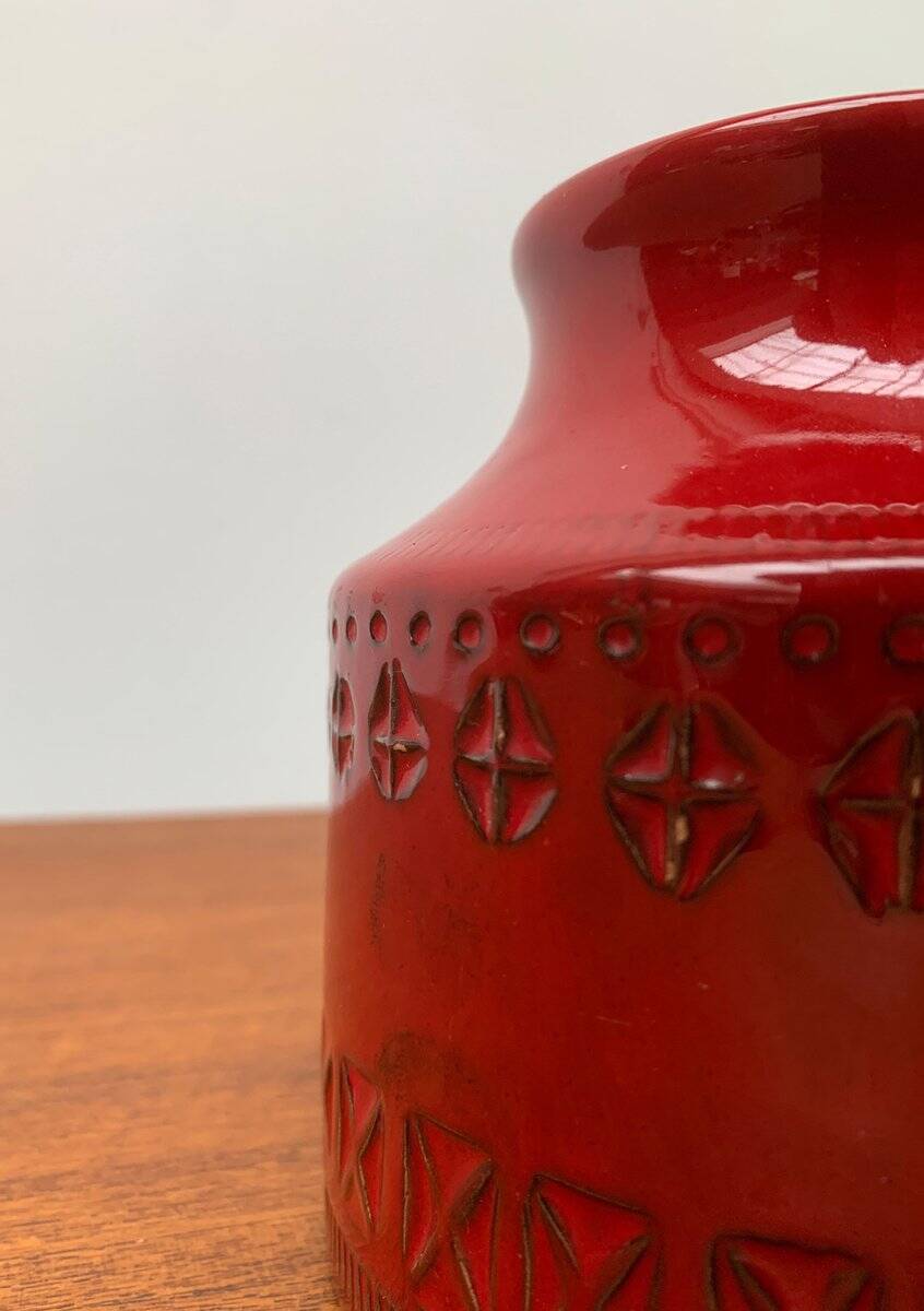 Italian red ceramic vase from the mid-century by Aldo Londi for Bitossi, 1960s.