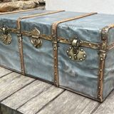 Old travel trunk from the 1930s